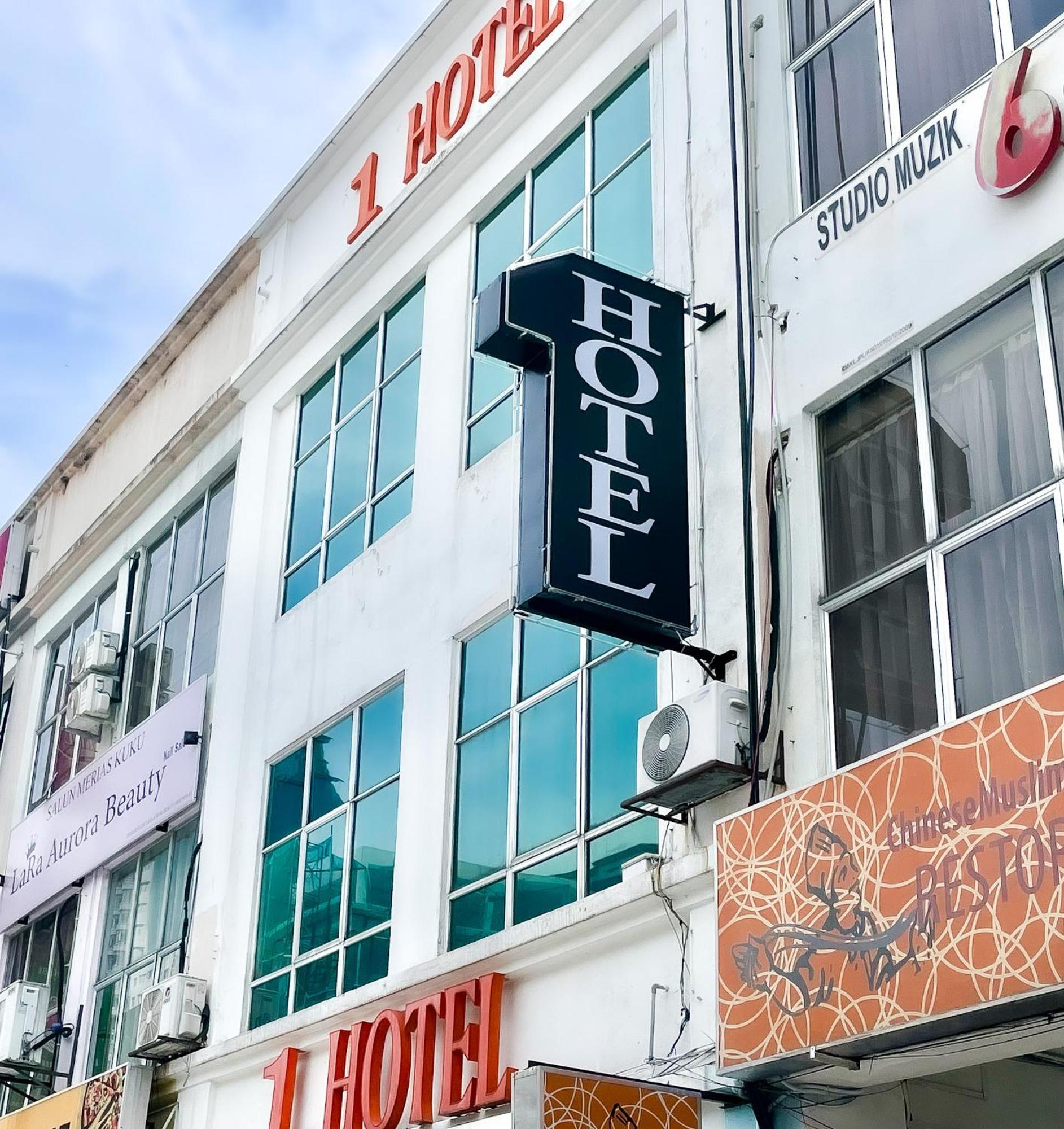 1 Hotel Taman Connaught Kuala Lumpur Esterno foto