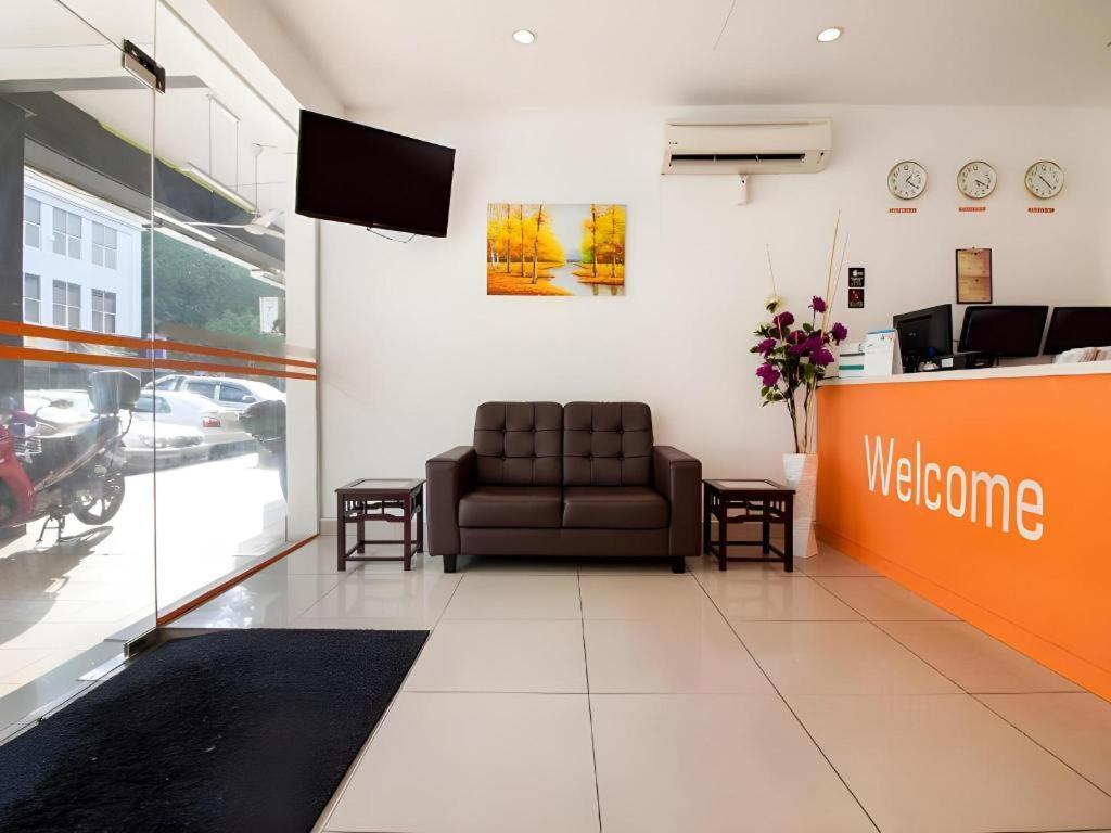 1 Hotel Taman Connaught Kuala Lumpur Esterno foto