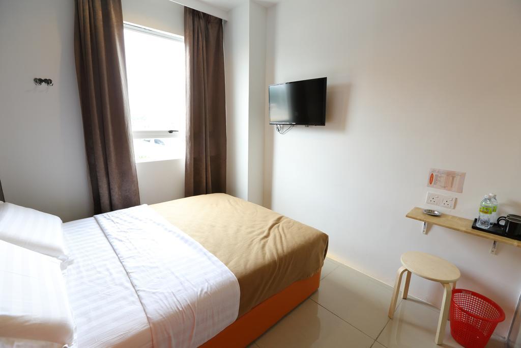 1 Hotel Taman Connaught Kuala Lumpur Esterno foto